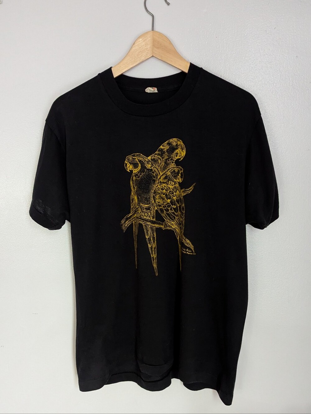 Vintage Single Stitch Gold Parrot Screen Stars T-shirt Size L